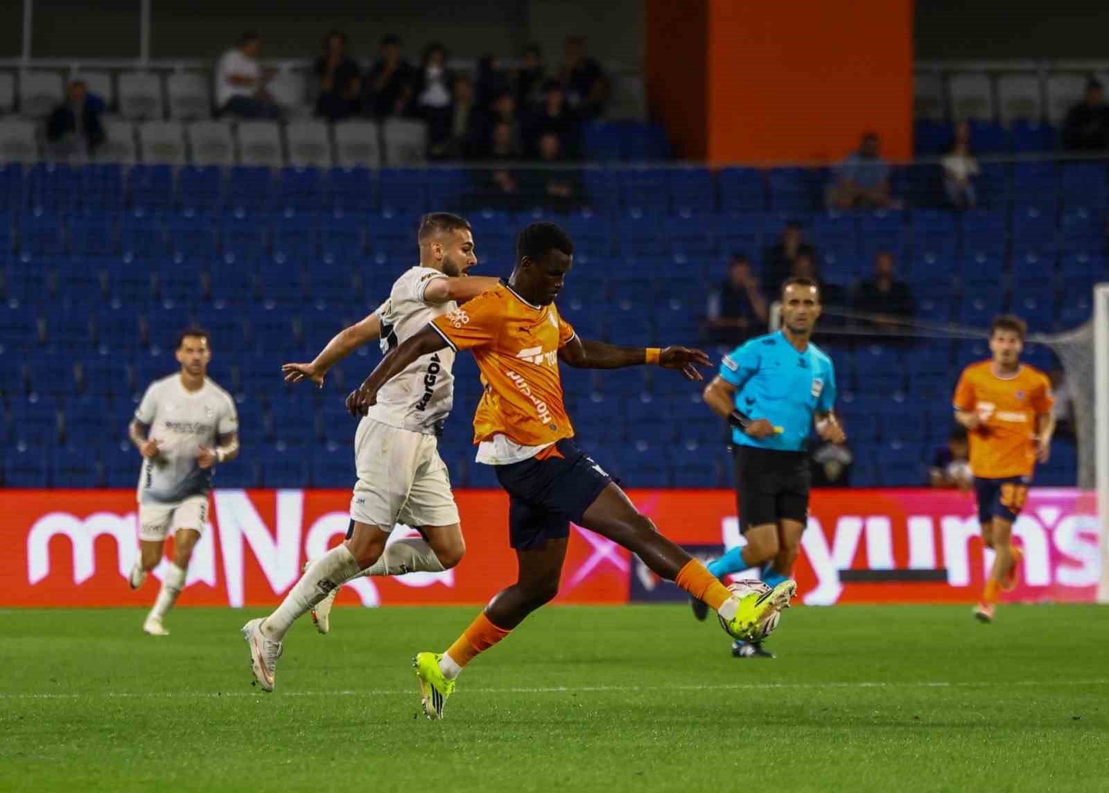 Trendyol Süper Lig: Başakşehir FK: 4 - Gençlerbirliği: 0 (Maç sonucu)