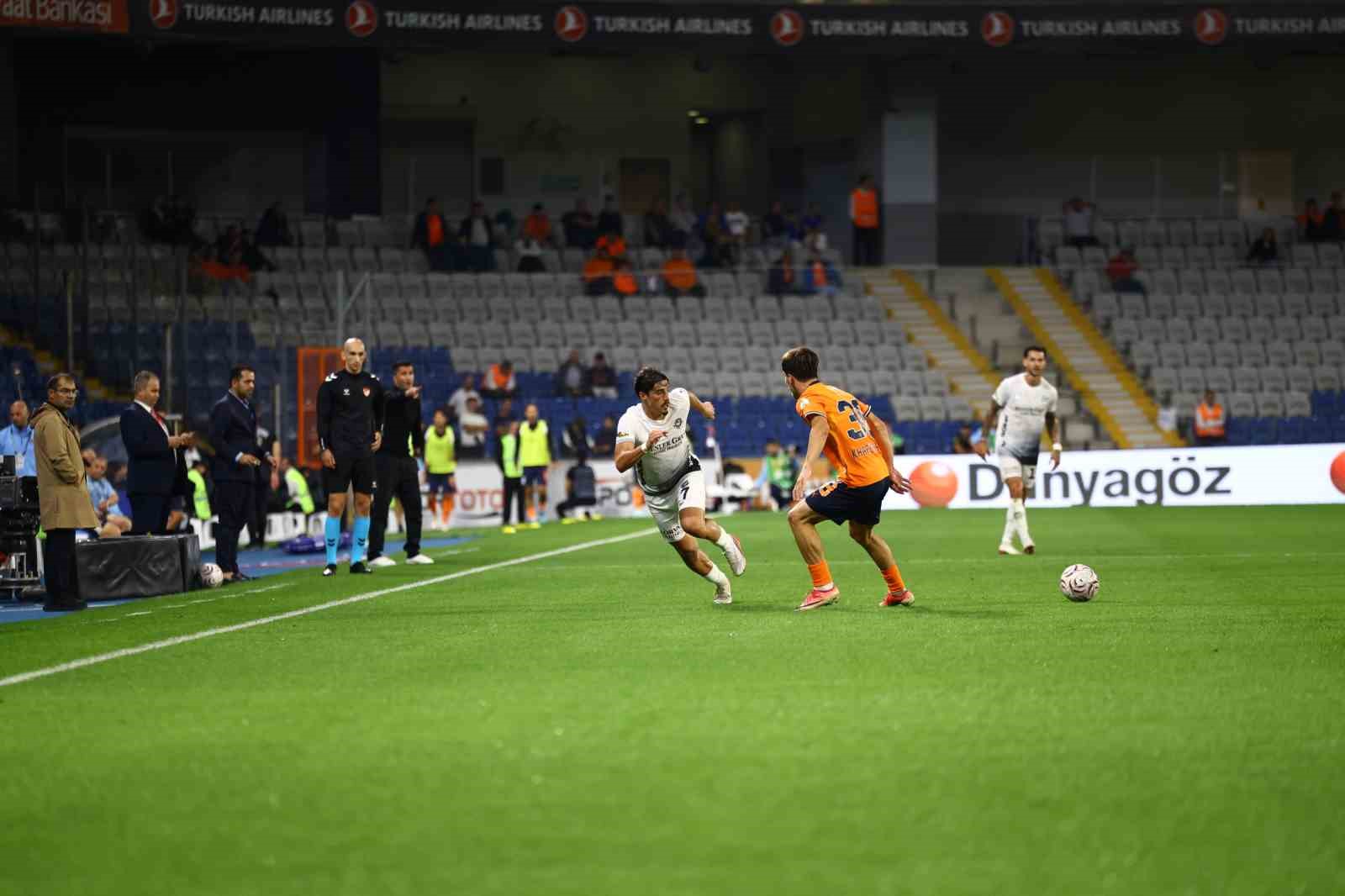 Trendyol Süper Lig: Başakşehir FK: 4 - Gençlerbirliği: 0 (Maç sonucu)