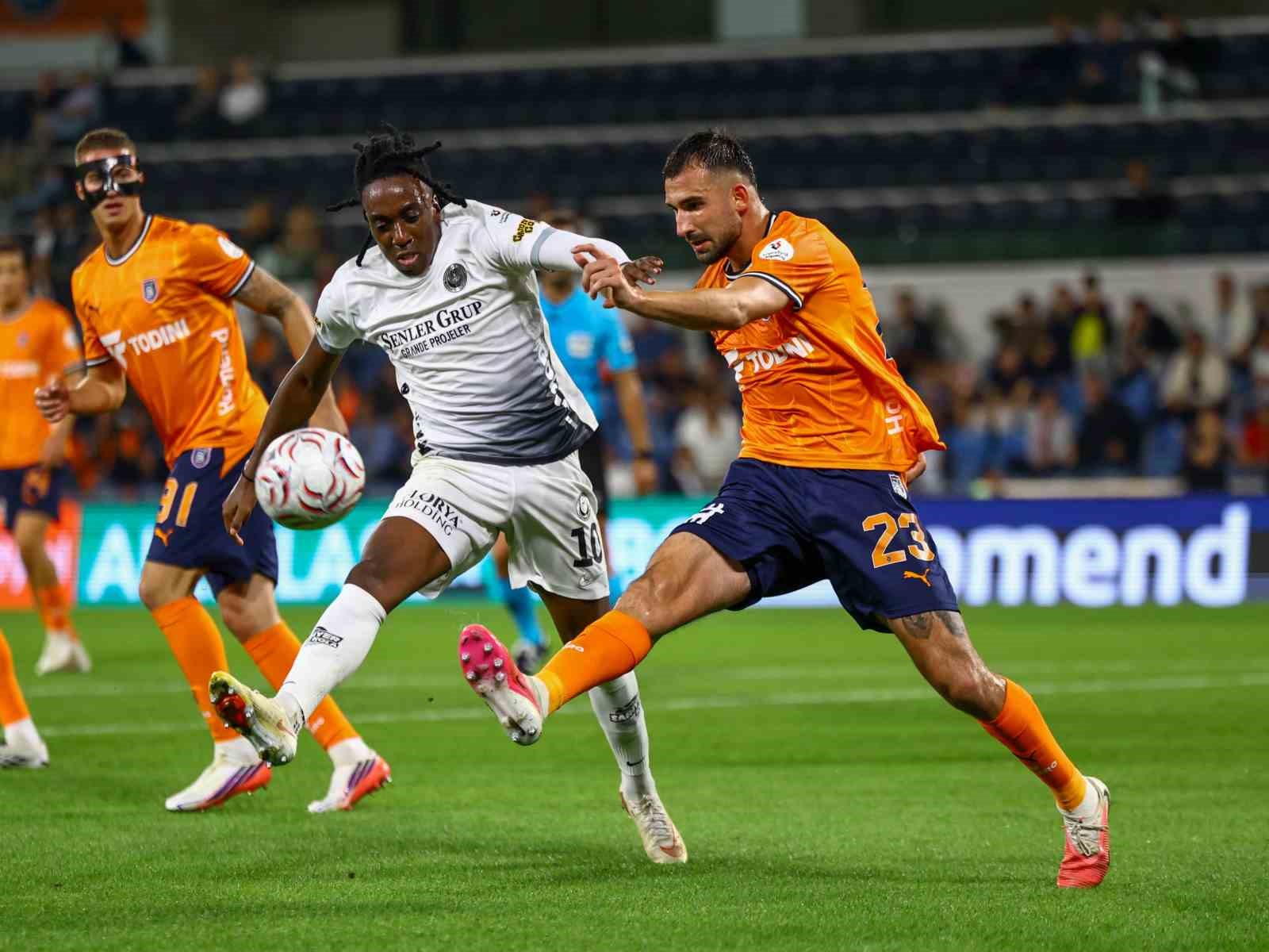 Trendyol Süper Lig: Başakşehir FK: 4 - Gençlerbirliği: 0 (Maç sonucu)