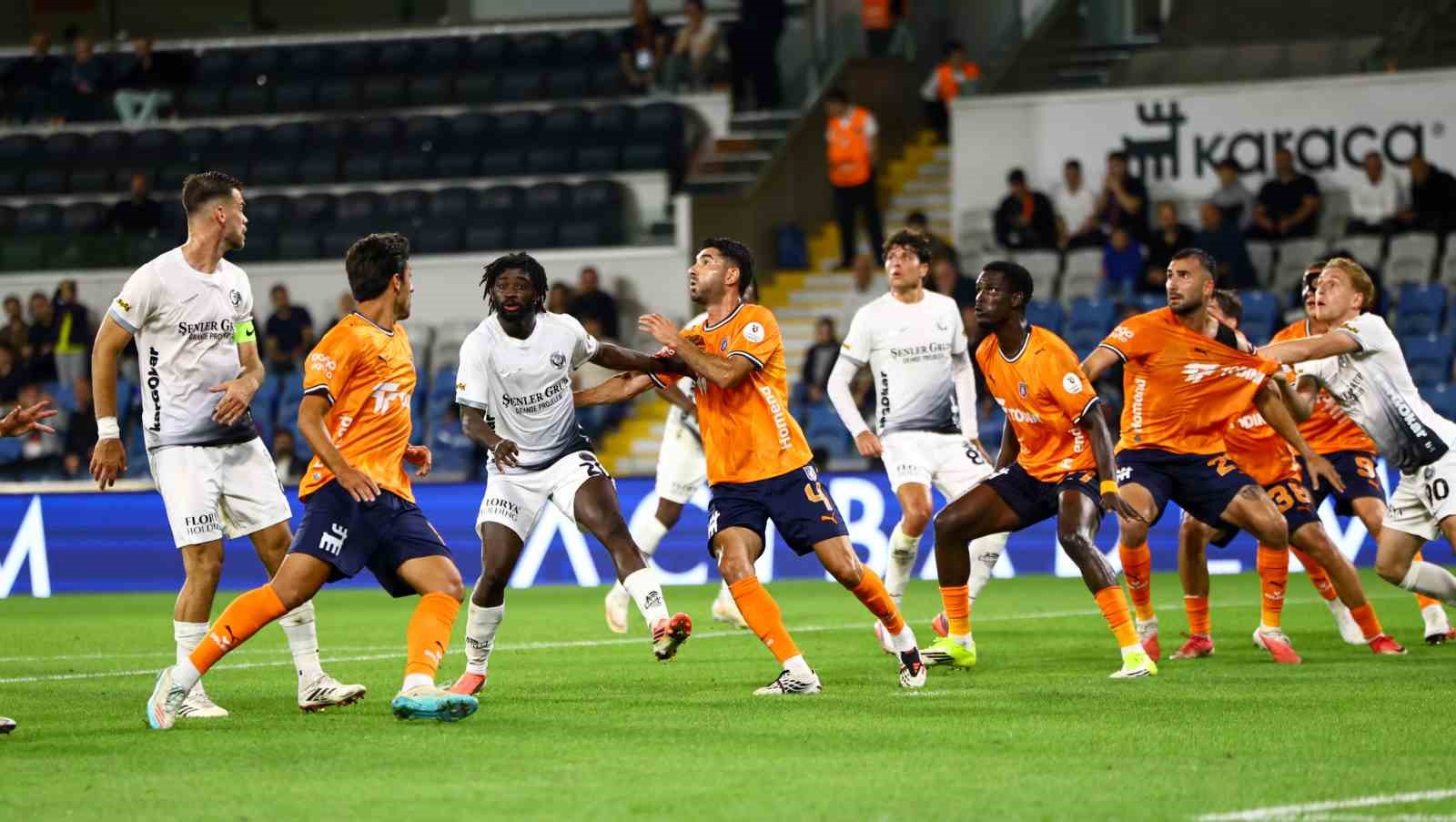 Trendyol Süper Lig: Başakşehir FK: 4 - Gençlerbirliği: 0 (Maç sonucu)