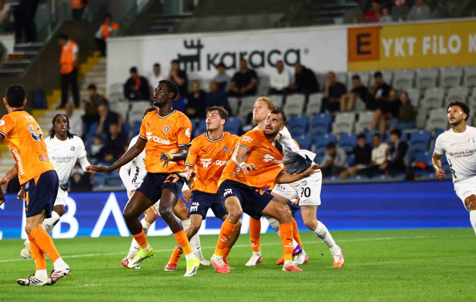 Trendyol Süper Lig: Başakşehir FK: 4 - Gençlerbirliği: 0 (Maç sonucu)