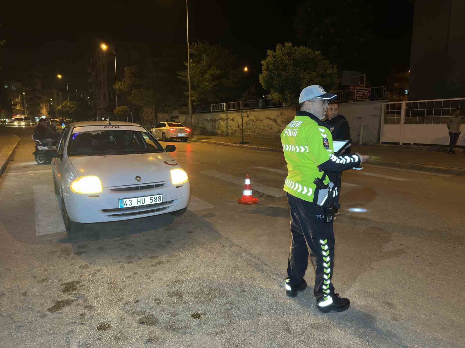 Uşak’ta emniyet ve jandarmadan ‘Huzur ve Güven’ uygulaması
