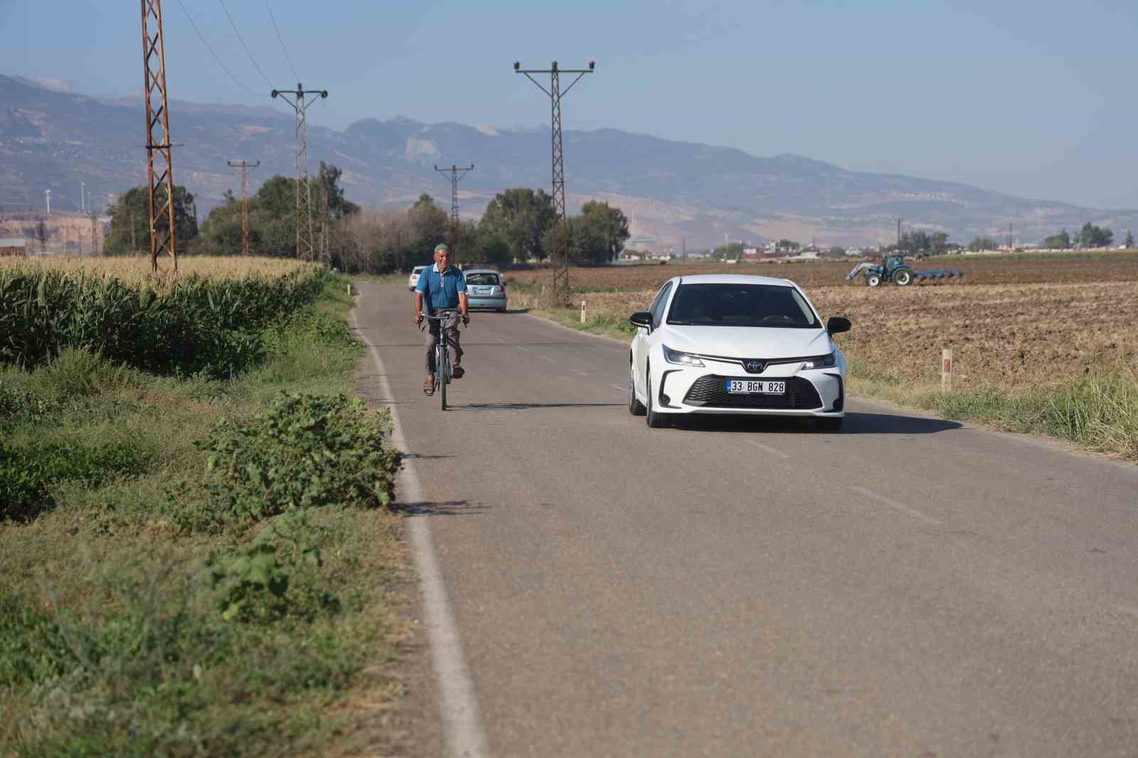 Ömrünü pedal çevirerek geçiren 85 yaşındaki yaşlı adam, ’Ne mazot ne gaz, pedal çevirmeye doyum olmaz’ bilinciyle günde 20 kilometre yol katediyor