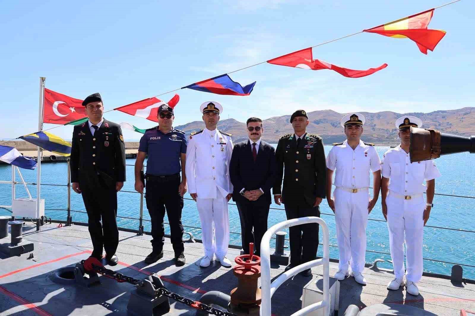 Gökçeada Kaymakamı Osman Acar’dan Sahil Güvenlik Botu ‘TCSG-91’de inceleme