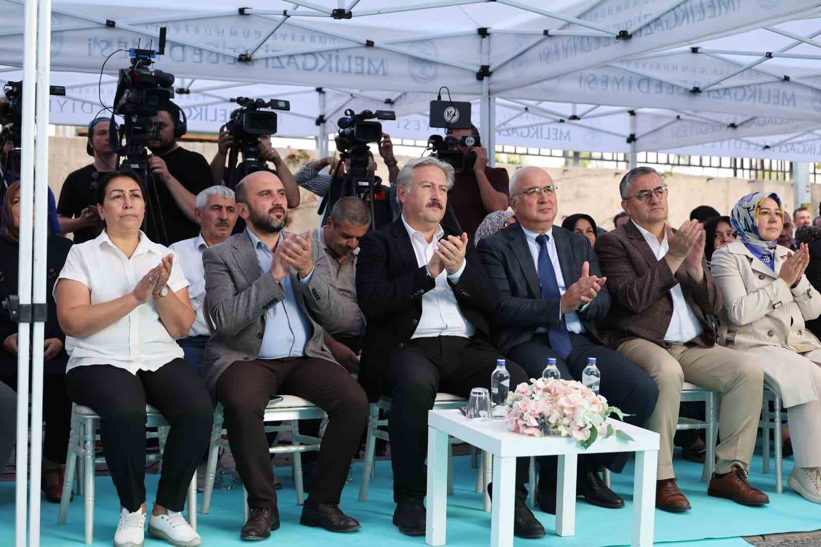 Melikgazi’de 24 aile yeni evlerine kavuştu
