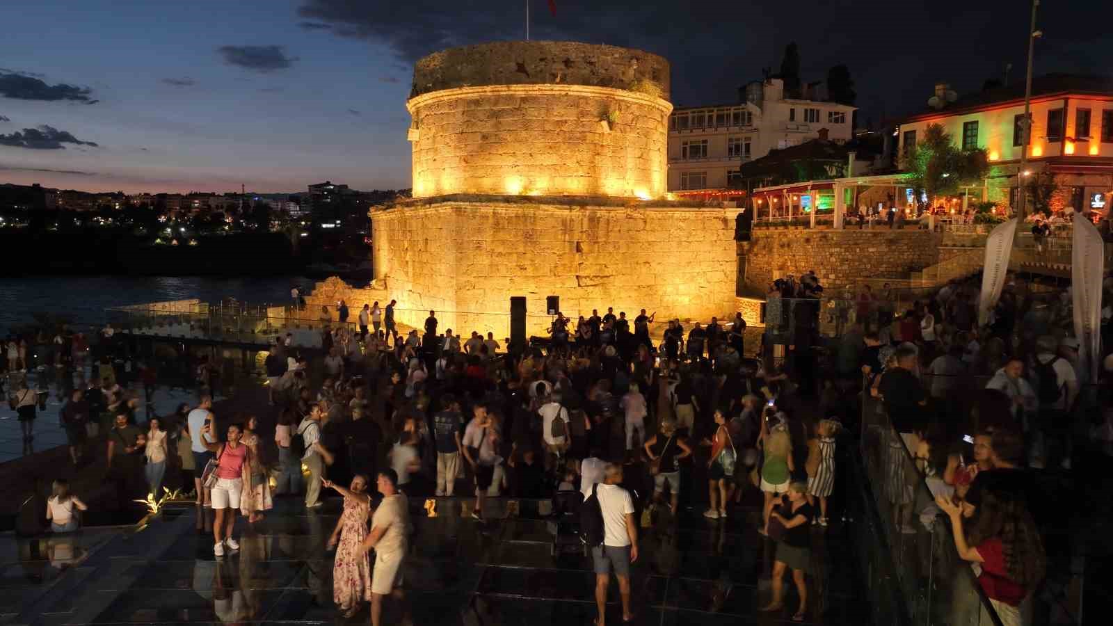 2 bin yıllık atmosferde sanat ve manzara buluştu