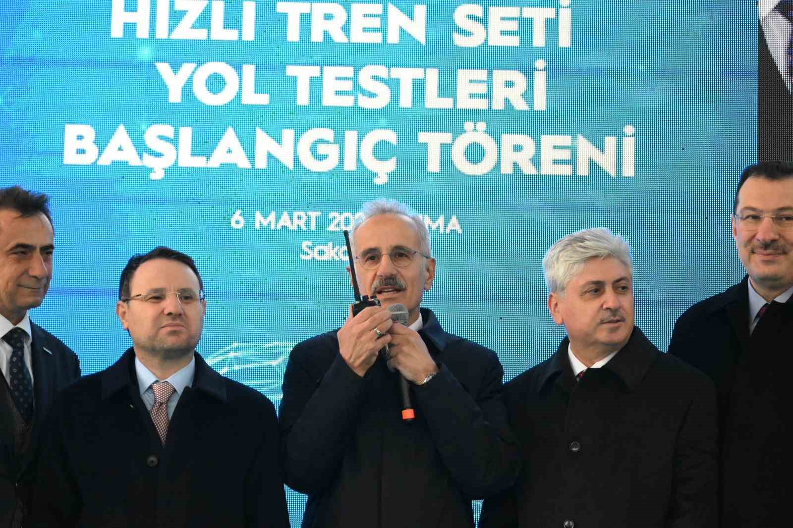 Bakan Uraloğlu: "İkinci Milli Hızlı Tren setimizin üretimine başladık"