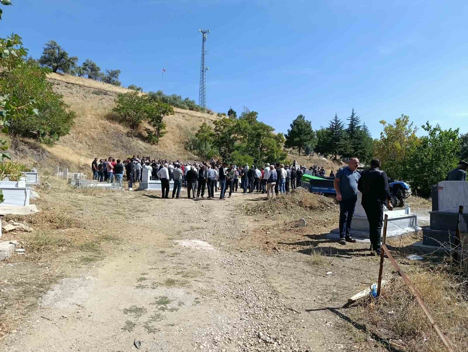 Malatya’da kazada hayatını kaybeden sağlık çalışanı genç son yolculuğuna uğurlandı