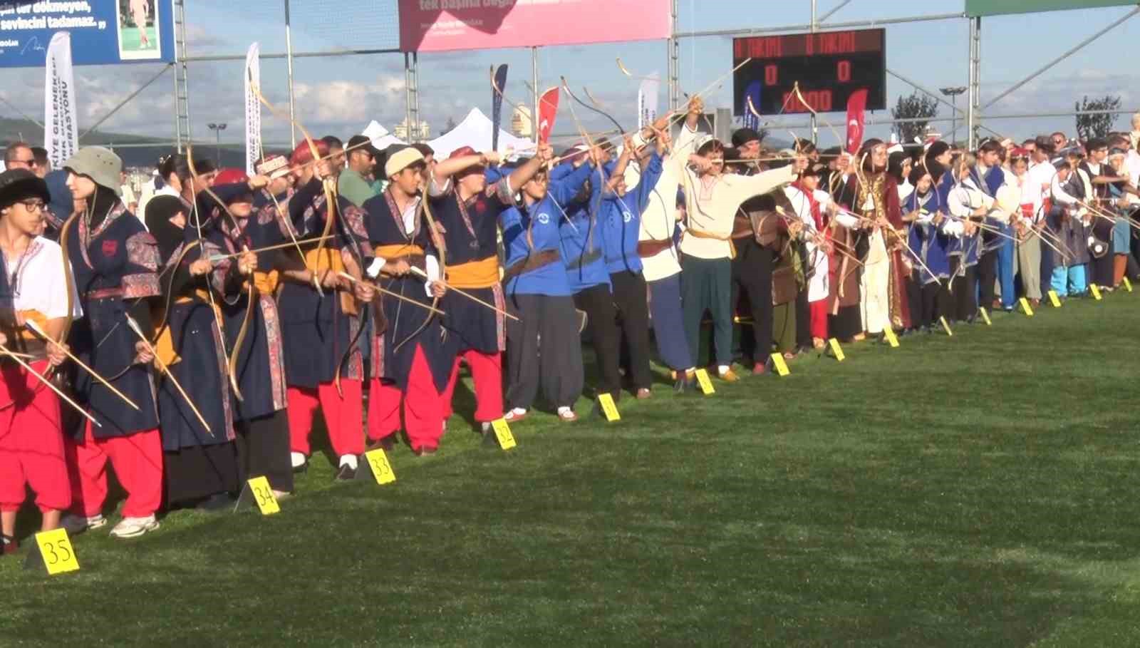 Ümraniye’de 10. Geleneksel Türk Okçuluğu Puta Yarışması heyecanı