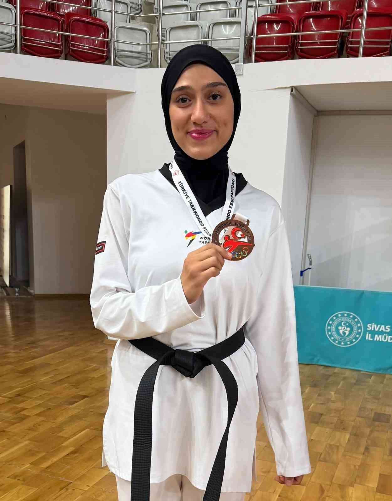 Kayserili sporcu Esma Nur Türkiye 3.’sü oldu