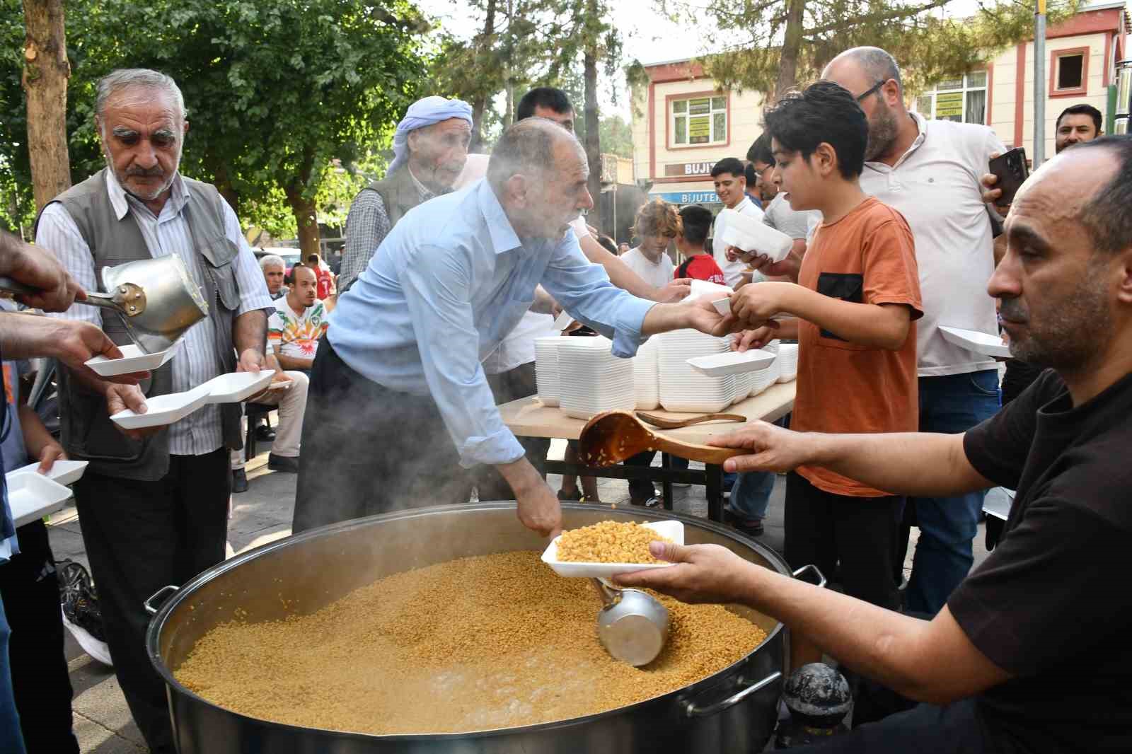 Siverek’te unutulmaya yüz tutmuş bulgur kaynatma geleneği yaşatıldı