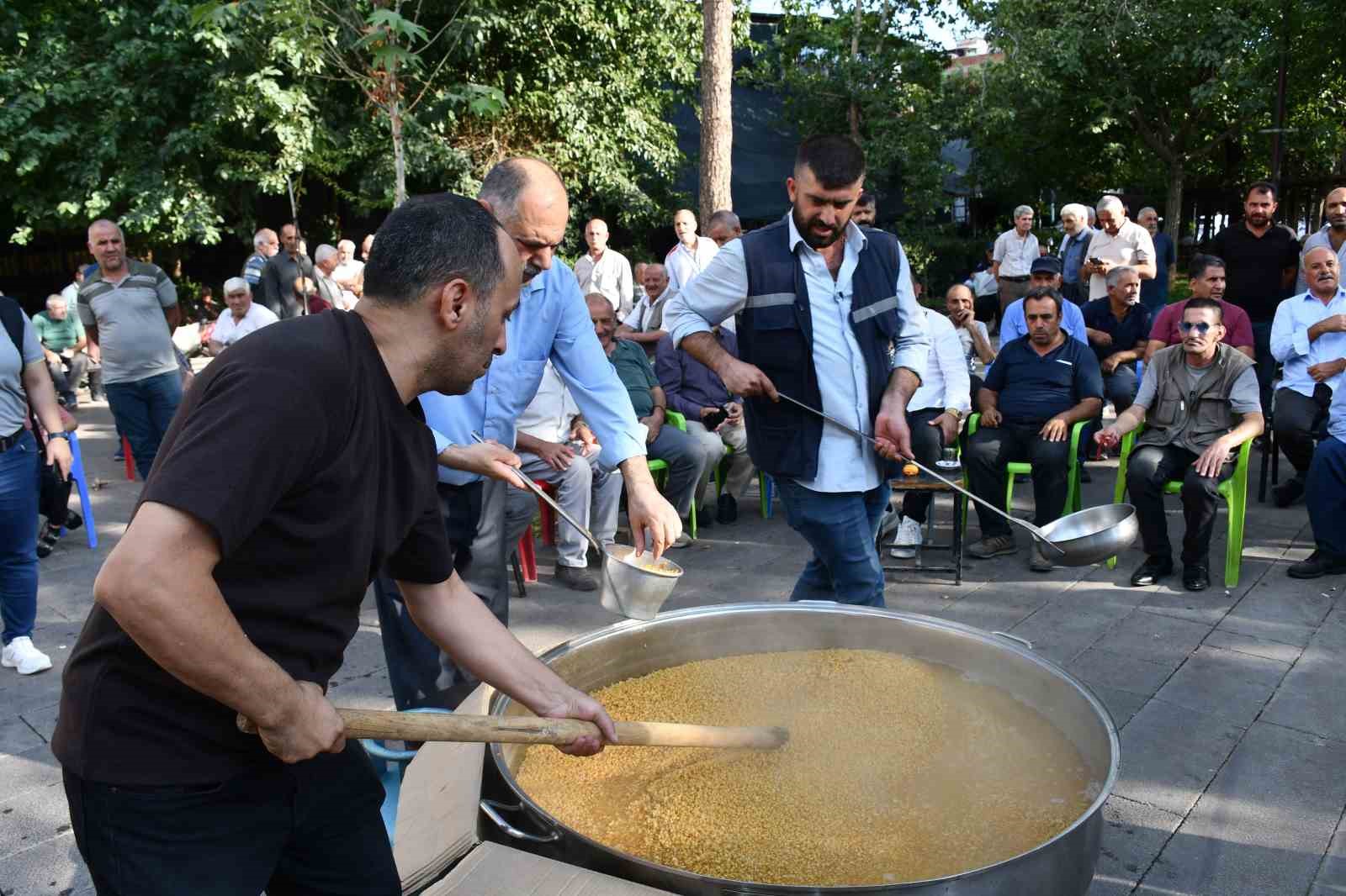 Siverek’te unutulmaya yüz tutmuş bulgur kaynatma geleneği yaşatıldı
