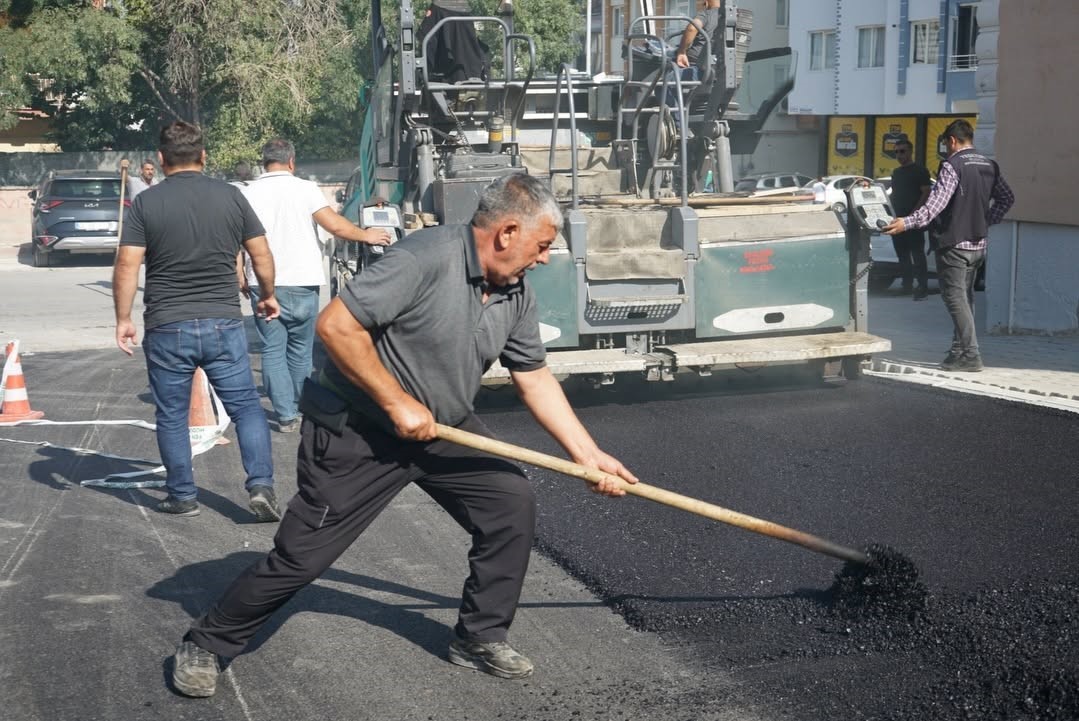 Yeşilyurt’ta ulaşım yatırımları hız kesmeden sürüyor