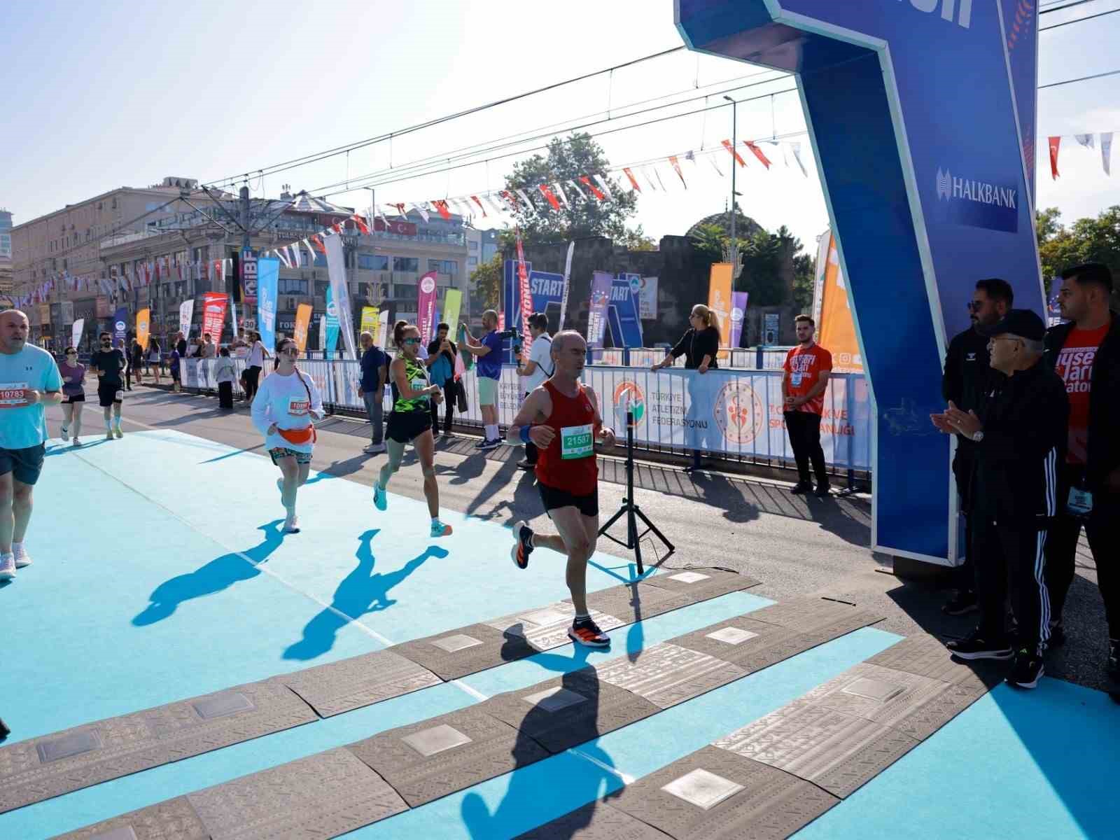 6. Uluslararası Kayseri Yarı Maratonu coşkuyla koşuldu
