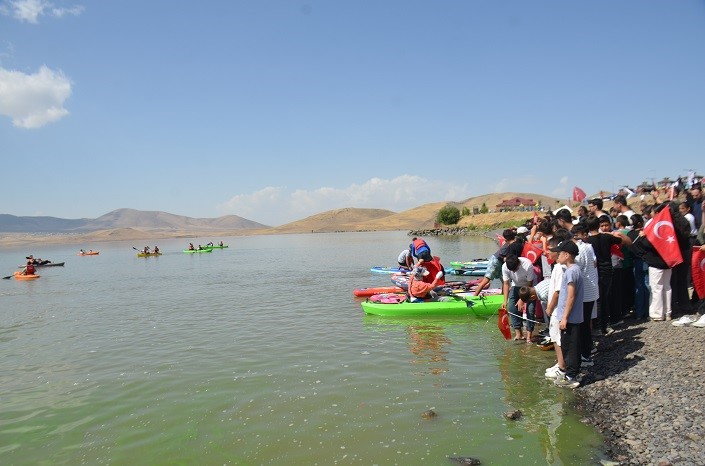 Bulanık’ta ‘Su Sporları ve Plaj Oyunları Şenliği’ düzenlendi