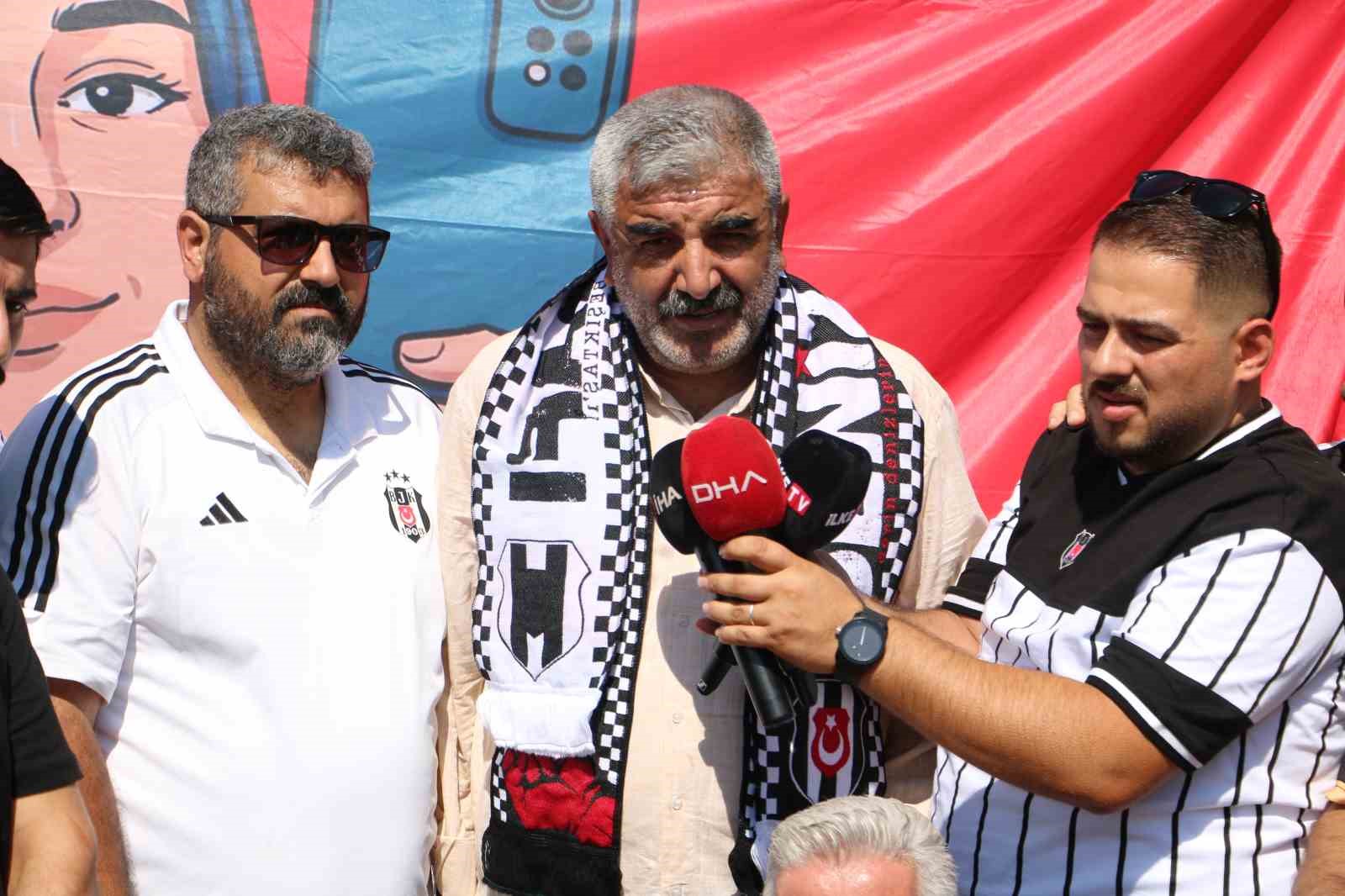 Amed Sportif Faaliyetler ve Beşiktaş taraftar gruplarından maç öncesi Rojin Kabaiş’in mezarına ziyaret