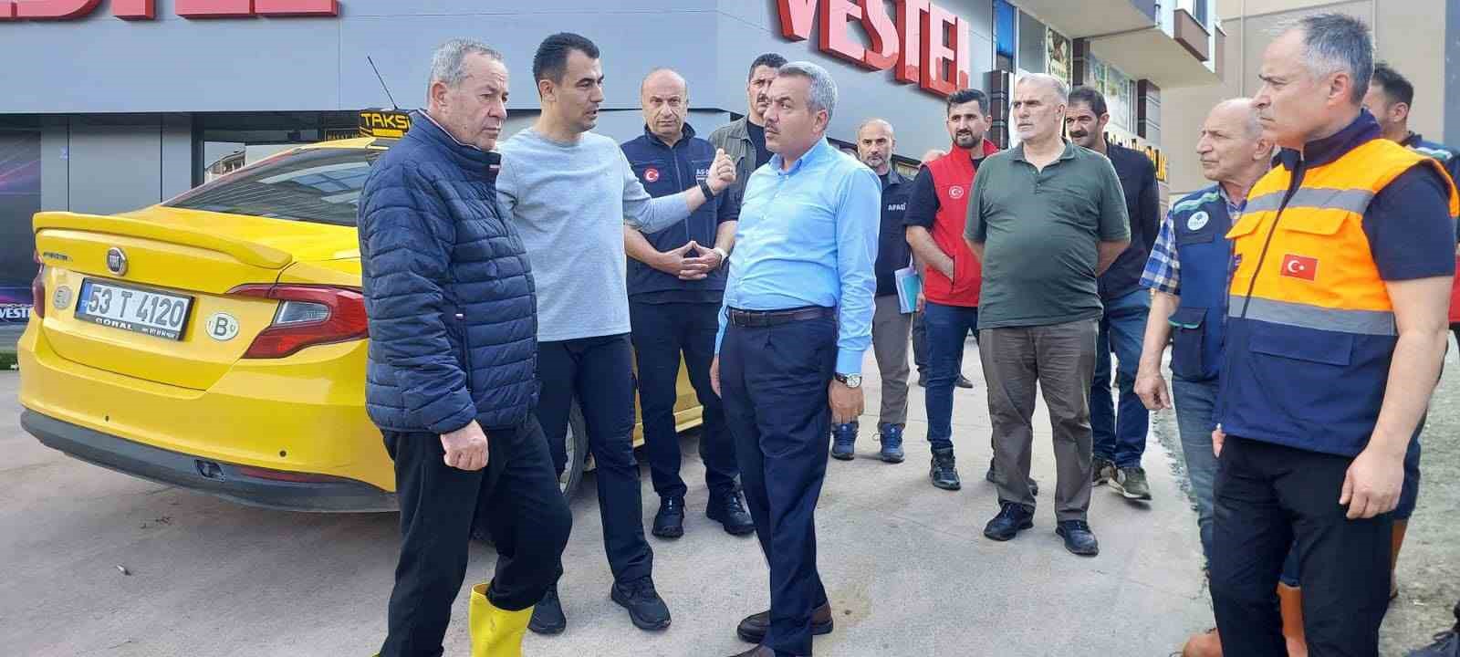 Rize’de sağanak yağışın vurduğu Pazar’da hasar tespit çalışmaları sürüyor