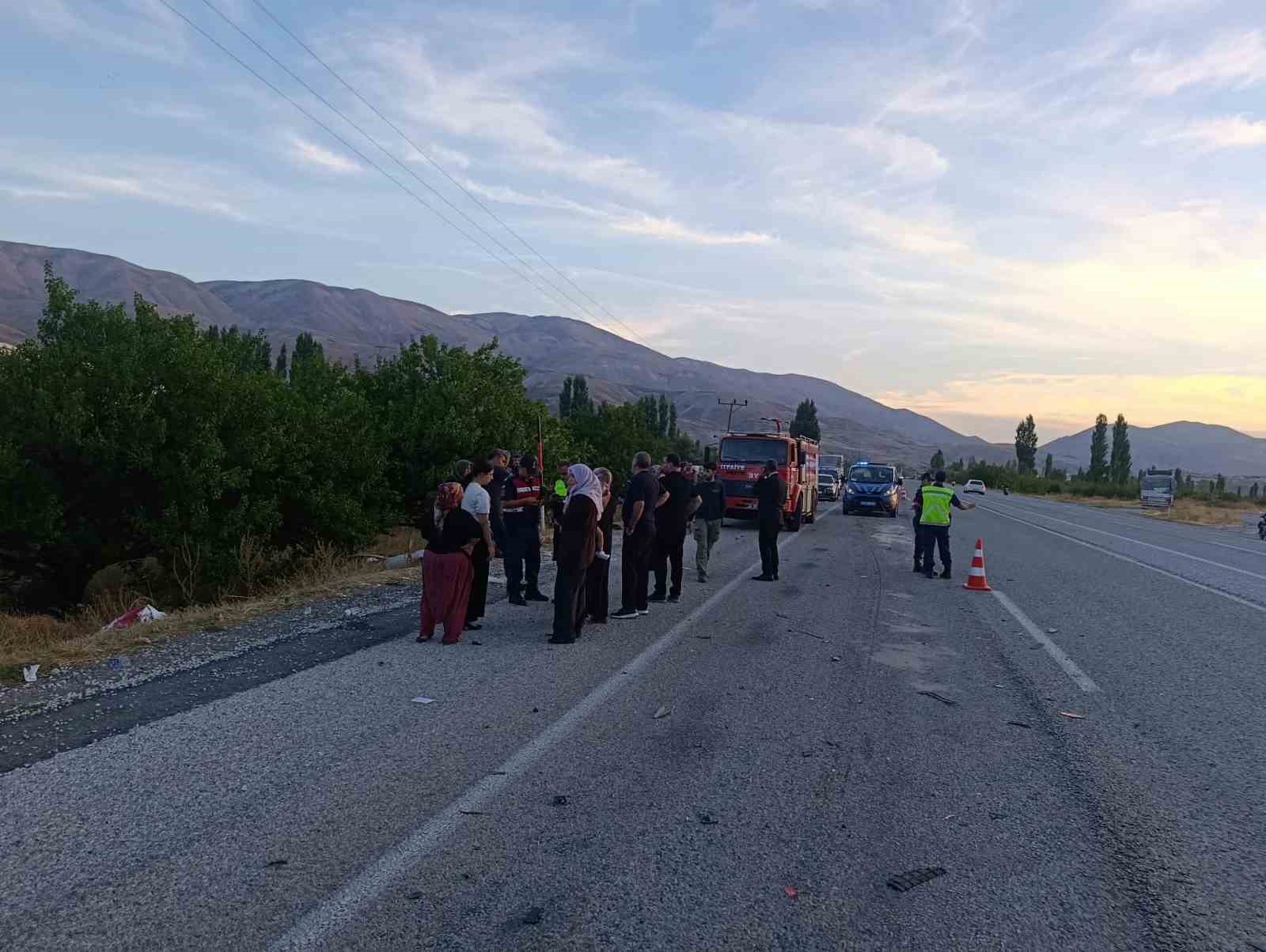 Malatya’da tır ile otomobil çarpıştı: 5 yaralı