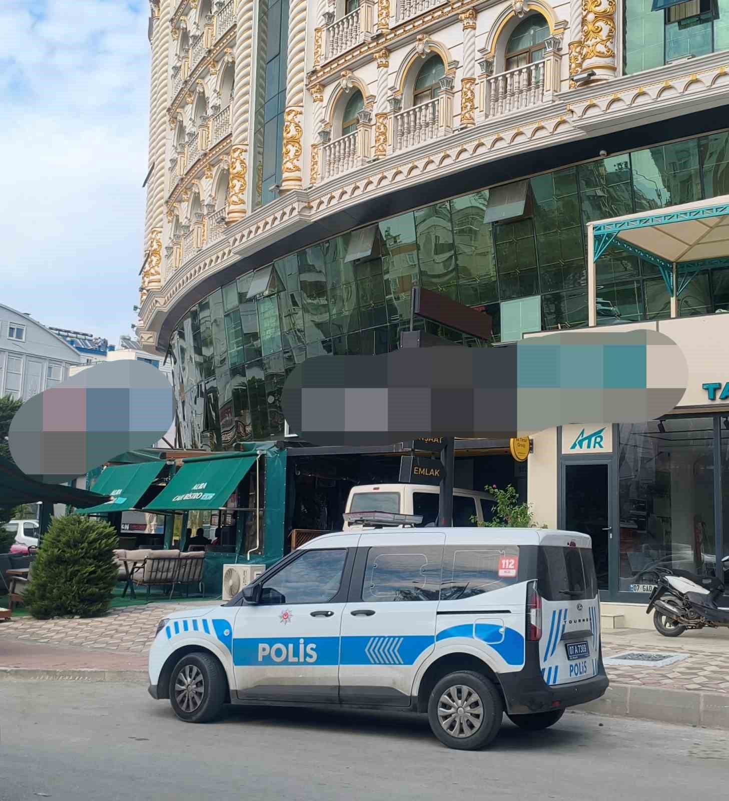 Rus uyruklu turist konakladığı otelin koridorunda ölü bulundu