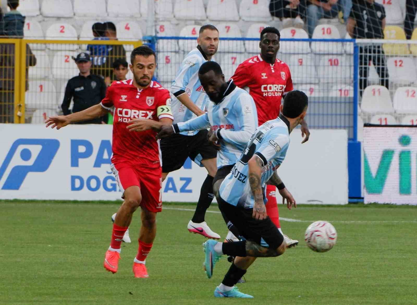 Trendyol Süper Lig: Erzurumspor FK: 1 - Samsunspor: 0 (İlk yarı)