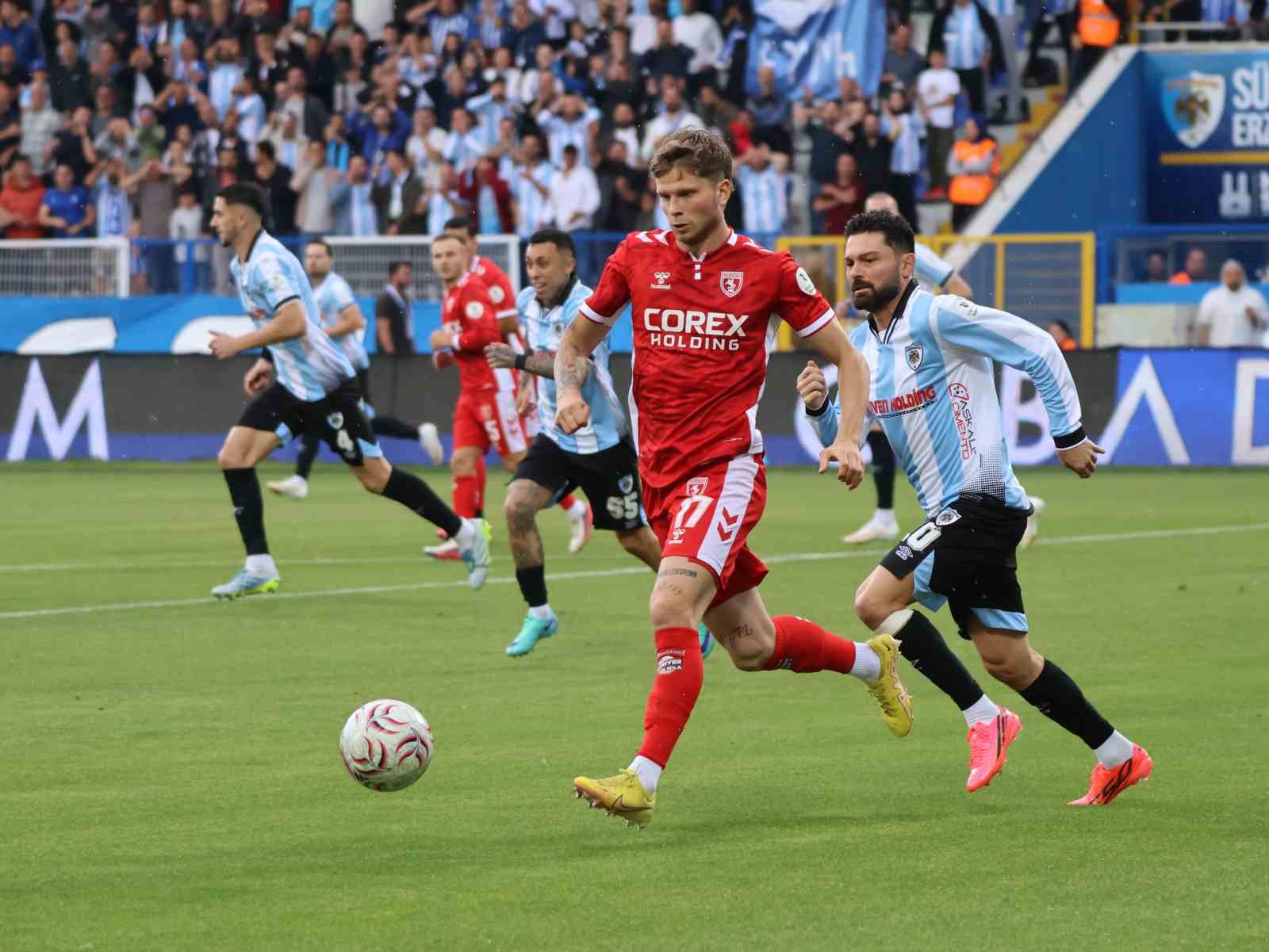 Trendyol Süper Lig: Erzurumspor FK: 1 - Samsunspor: 0 (İlk yarı)