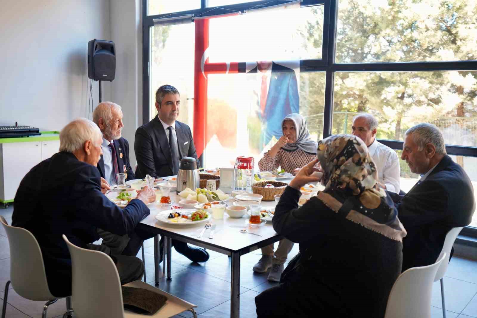 Kartal’da şehit yakınları ve gaziler bir araya geldi