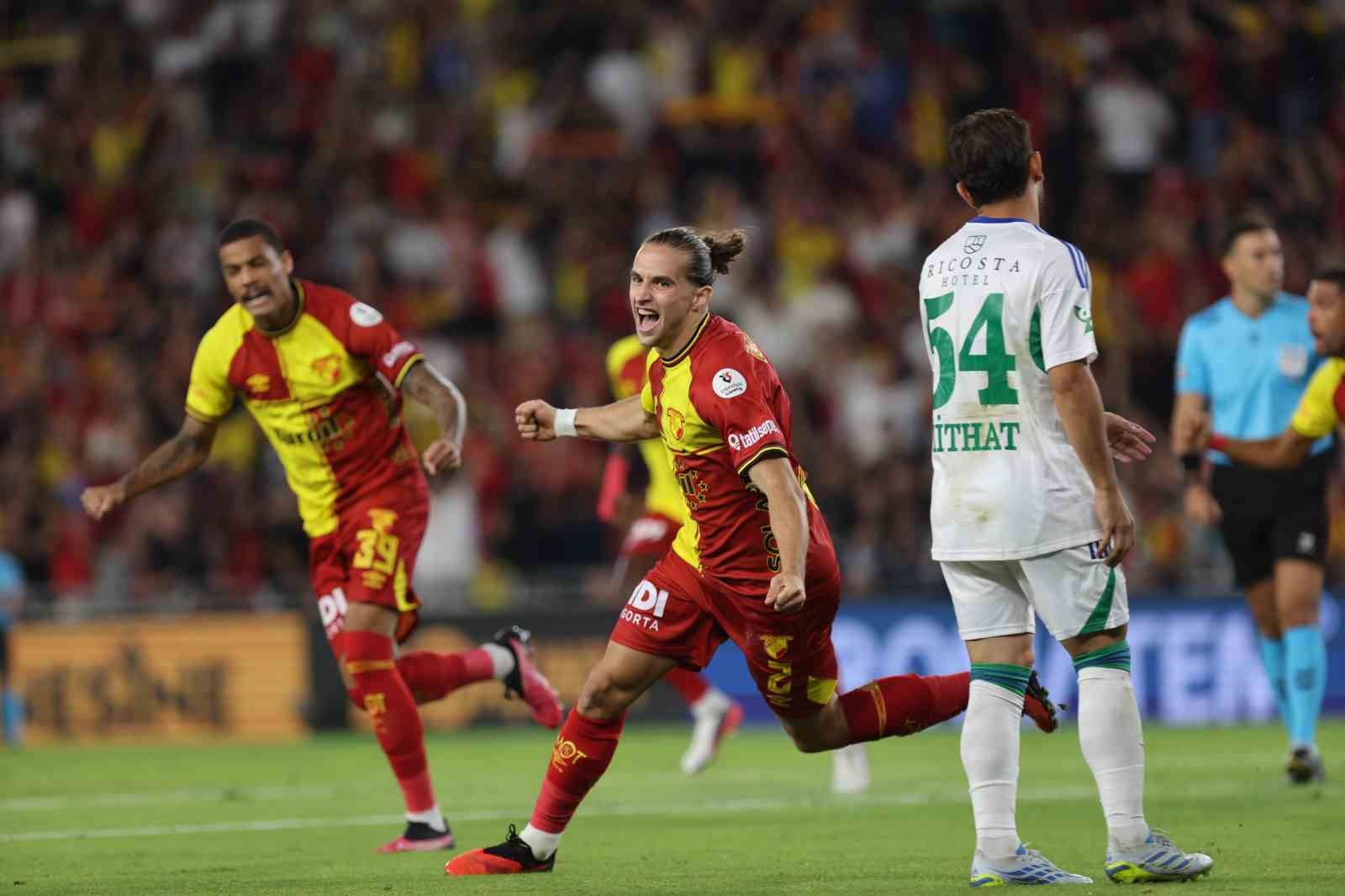 Trendyol Süper Lig: Göztepe: 1 - Çaykur Rizespor: 0 (İlk yarı)