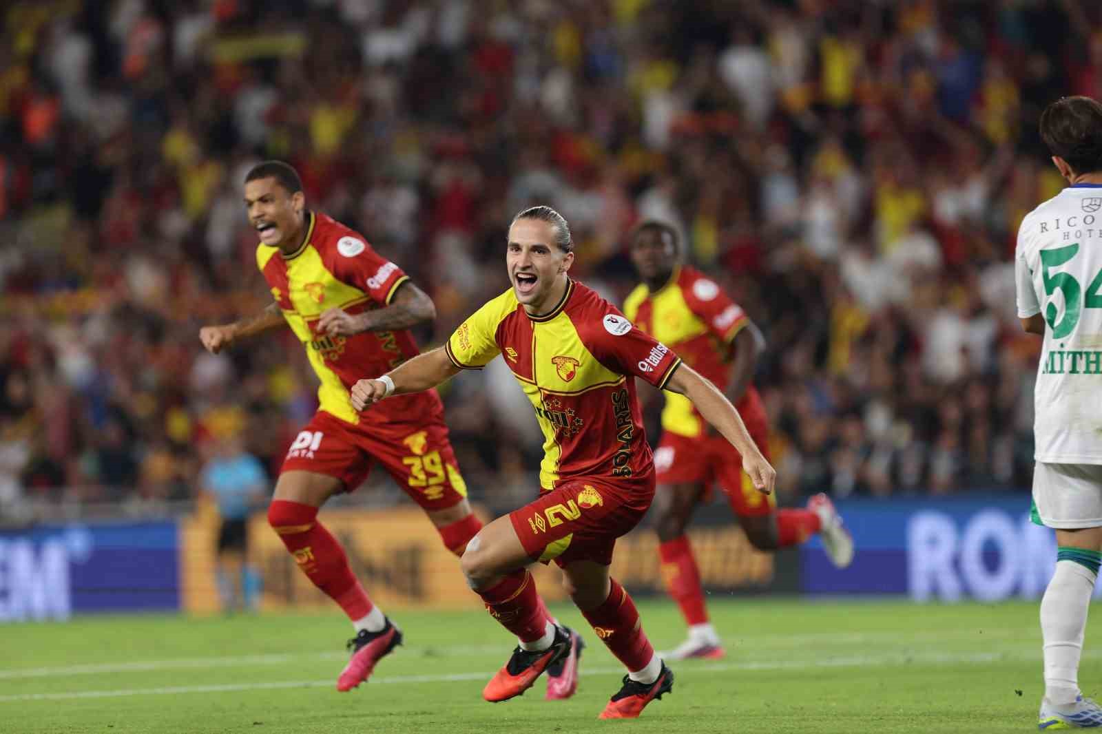 Trendyol Süper Lig: Göztepe: 1 - Çaykur Rizespor: 0 (İlk yarı)