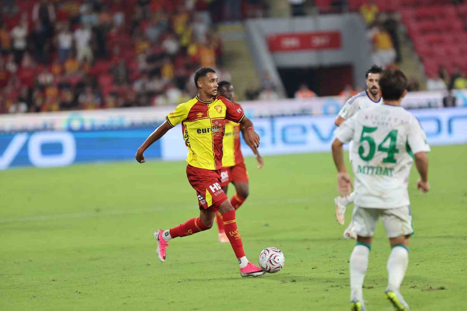 Trendyol Süper Lig: Göztepe: 1 - Çaykur Rizespor: 0 (İlk yarı)