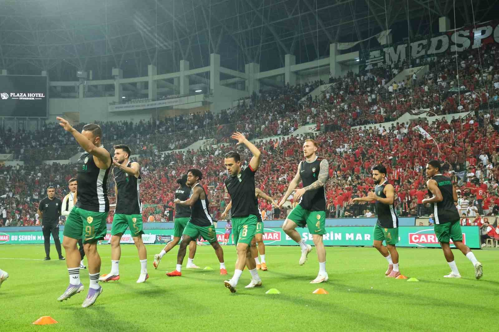 Trendyol Süper Lig: Amed Sportif Faaliyetler: 2 - Beşiktaş: 0 (İlk yarı)
