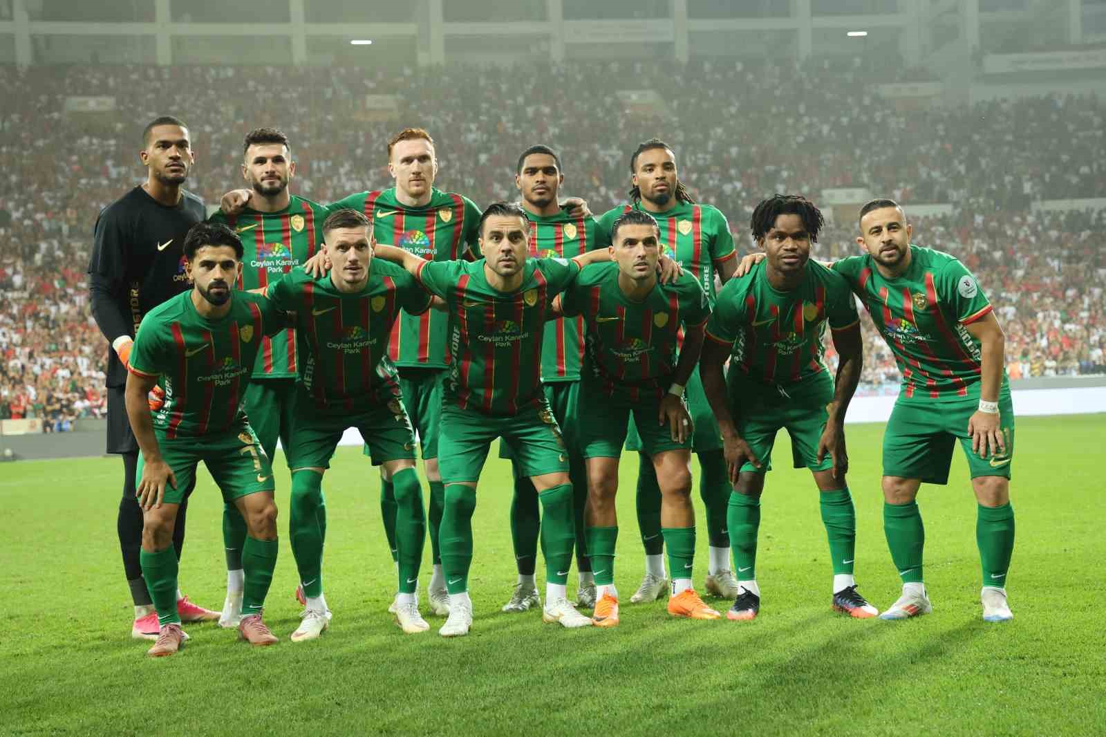Trendyol Süper Lig: Amed Sportif Faaliyetler: 2 - Beşiktaş: 0 (İlk yarı)