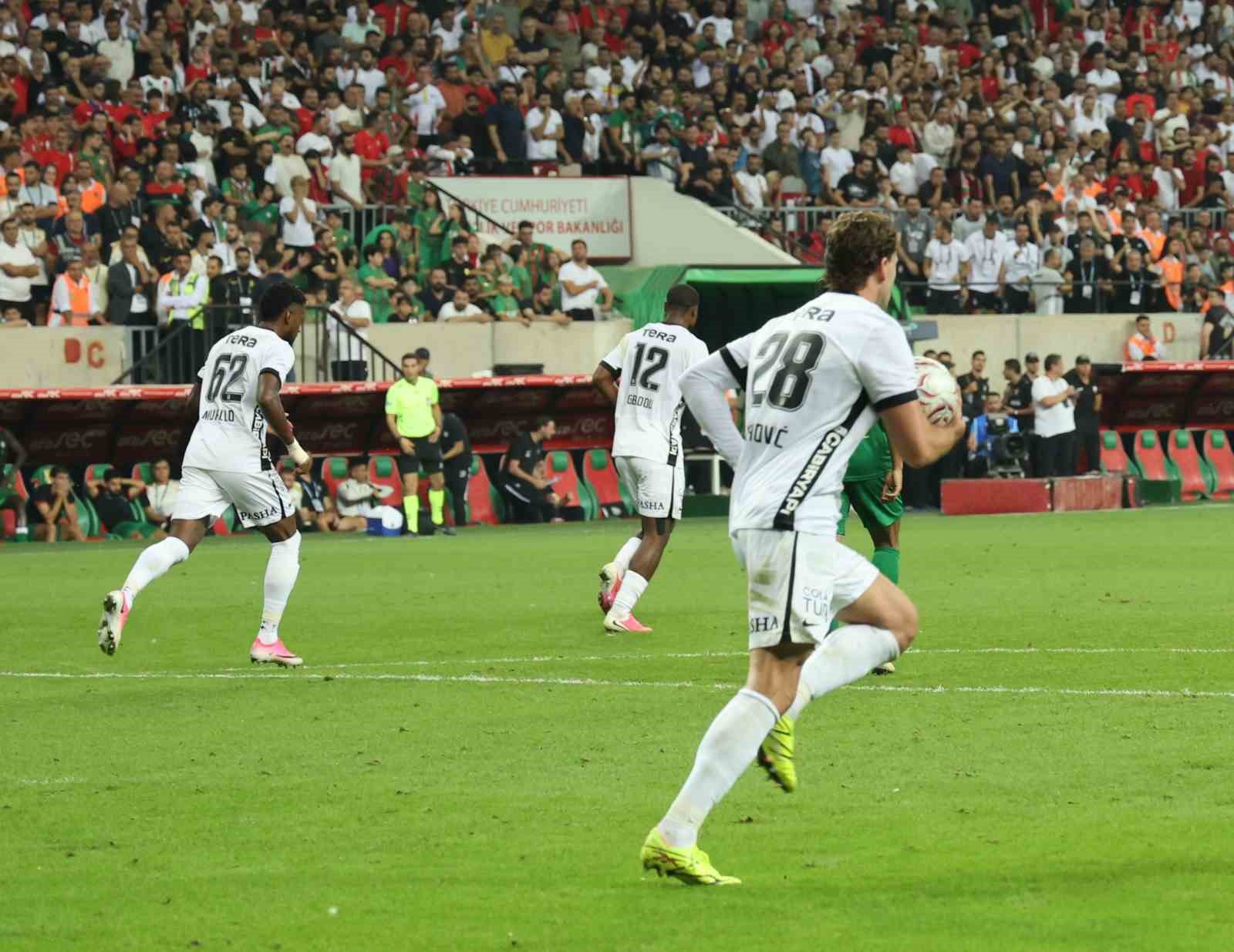 Trendyol Süper Lig: Amed Sportif Faaliyetler: 3 - Beşiktaş: 2 (Maç sonucu)