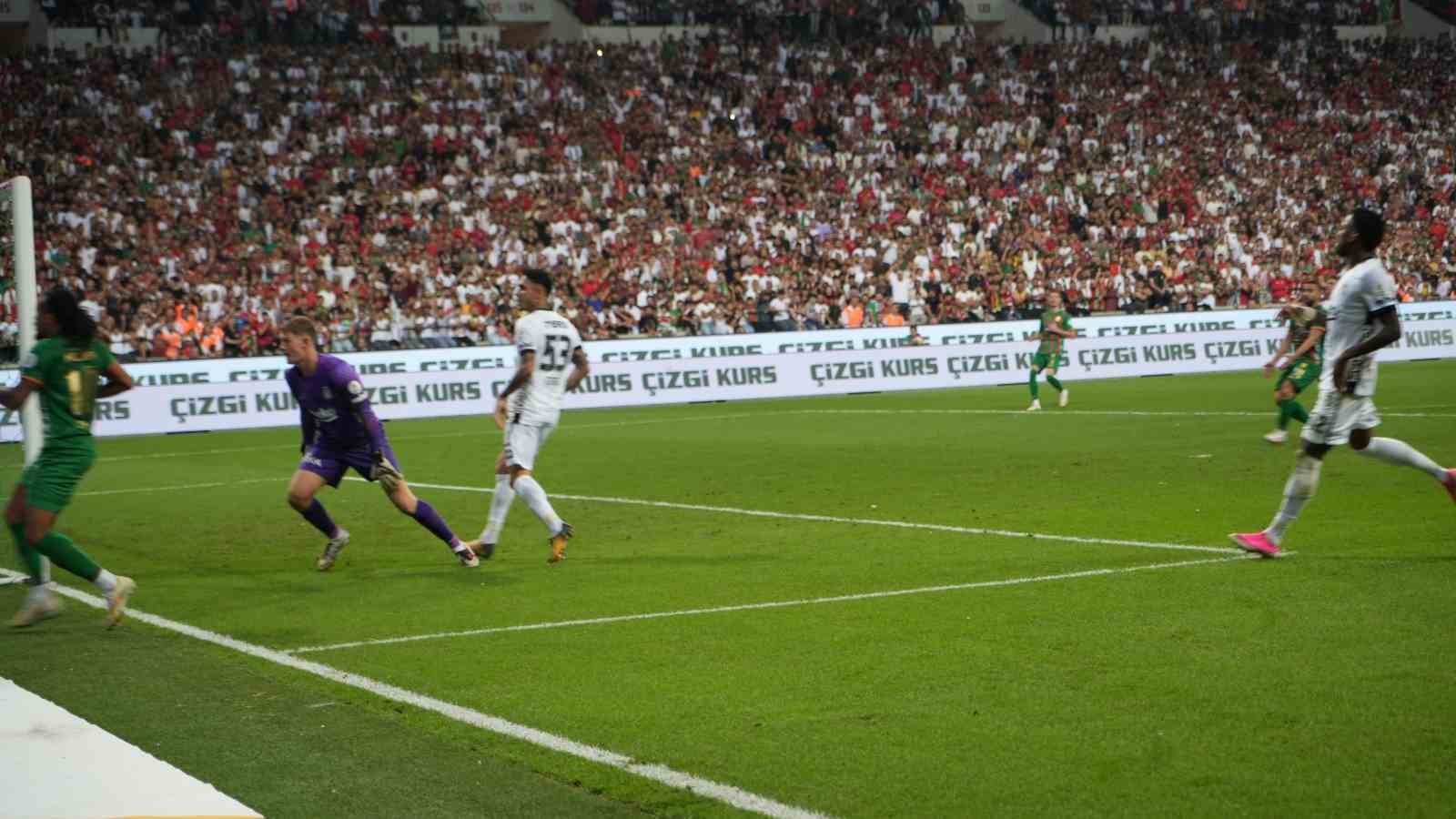 Trendyol Süper Lig: Amed Sportif Faaliyetler: 3 - Beşiktaş: 2 (Maç sonucu)