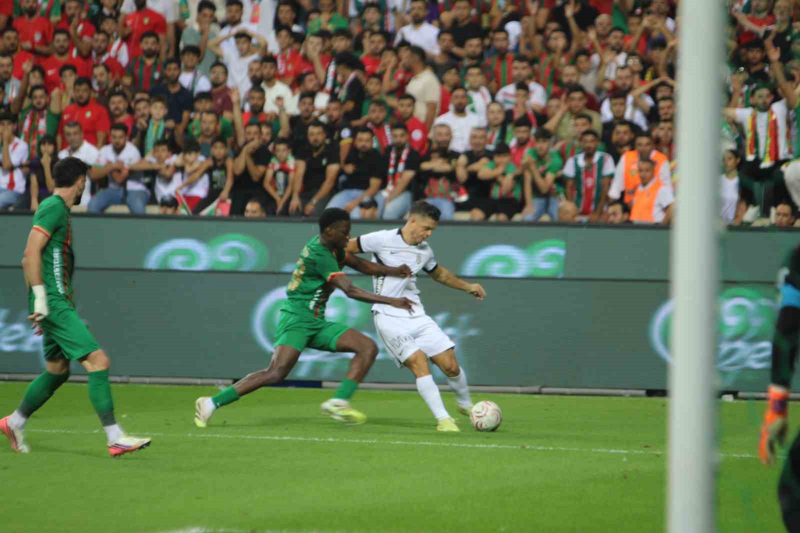 Trendyol Süper Lig: Amed Sportif Faaliyetler: 3 - Beşiktaş: 2 (Maç sonucu)