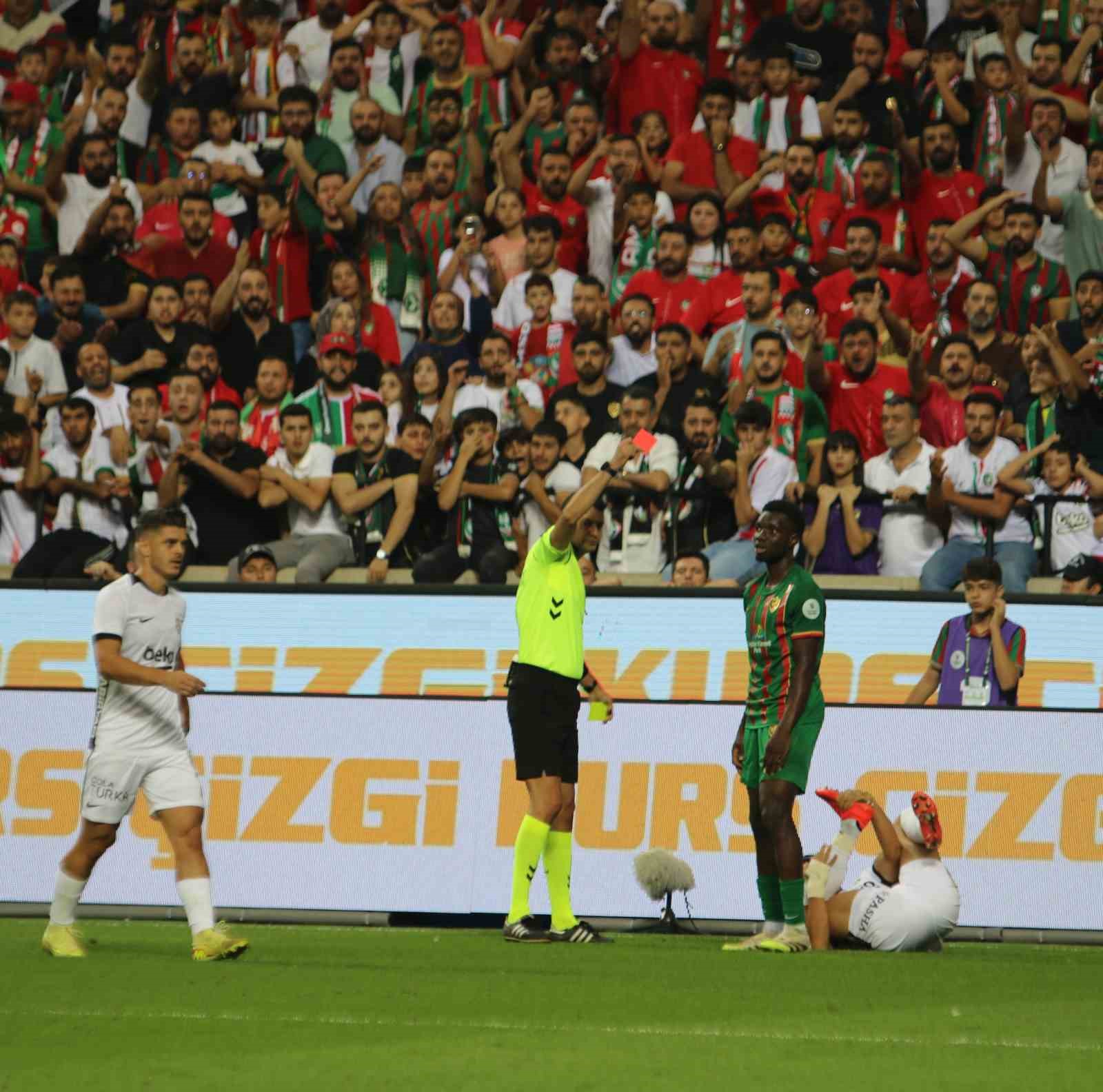 Trendyol Süper Lig: Amed Sportif Faaliyetler: 3 - Beşiktaş: 2 (Maç sonucu)
