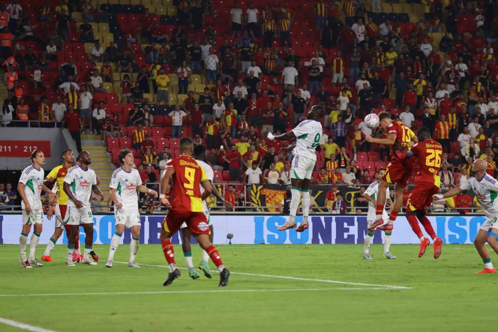 Trendyol Süper Lig: Göztepe: 2 - Çaykur Rizespor: 2 (Maç sonucu)