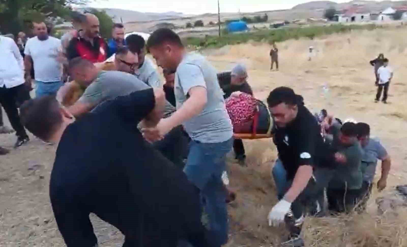 Otomobil park halindeki araca çarptı: 5 yaralı