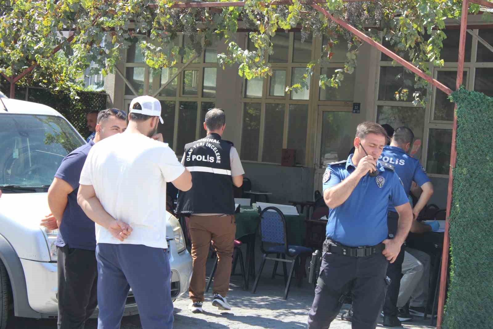 Kıraathane çalışanı tarafından tüfekle vurulan şahıs hayatını kaybetti
