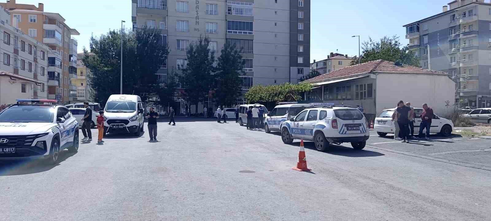 Kıraathane çalışanı tarafından tüfekle vurulan şahıs hayatını kaybetti