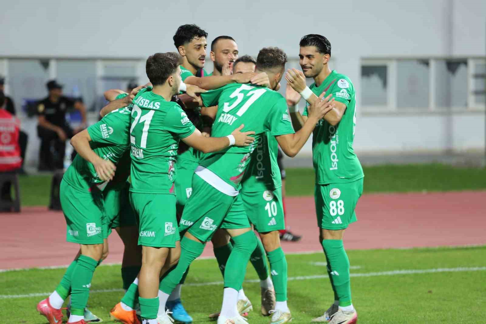 TFF 2. Lig: Isbaş Isparta 32 Spor: 3 - Güzide Gebzespor: 3
