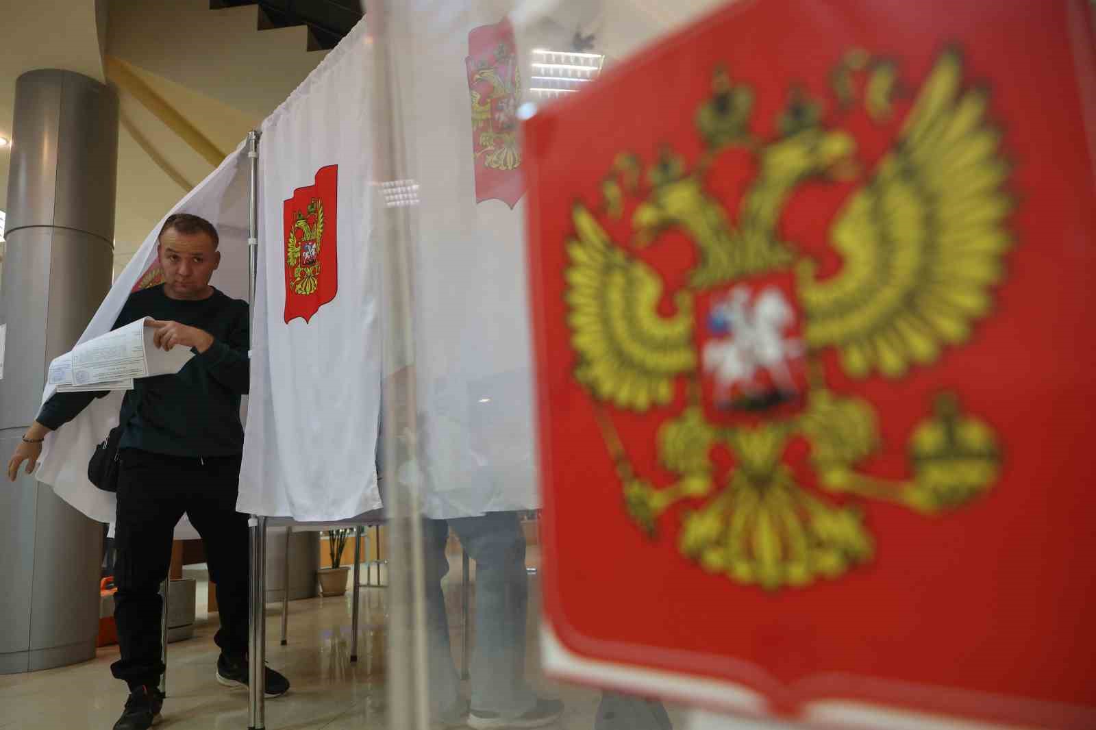 Rusya’daki parlamento seçimlerinin resmi olmayan ilk sonuçlarına göre Putin’in partisi birinci sırada
