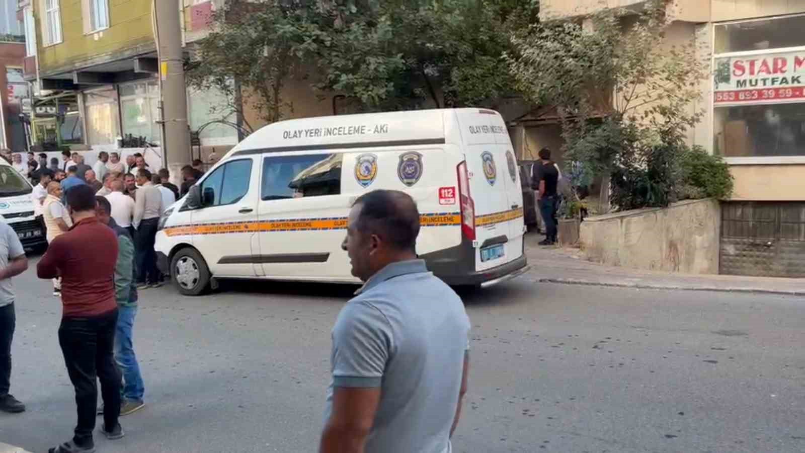 Tartıştığı eşini bıçakla öldürdü