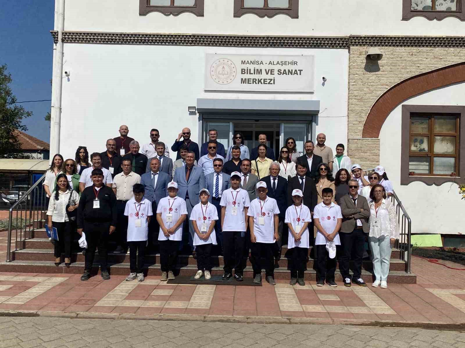 Alaşehir’de özel öğrenciler yeteneklerini keşfedecek