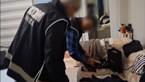 Bursa’da suç örgütleriyle bağlantılı şahıslara operasyon: Çok sayıda silah ve mühimmat ele geçirildi