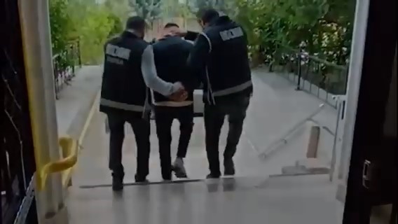 Bursa’da suç örgütleriyle bağlantılı şahıslara operasyon: Çok sayıda silah ve mühimmat ele geçirildi