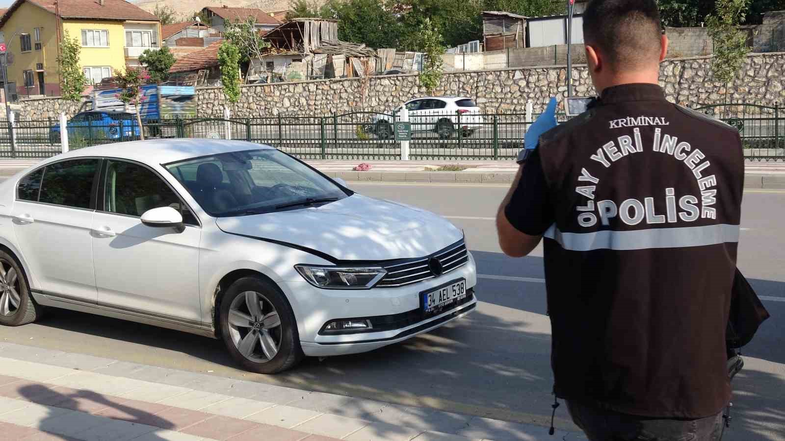 Otomobilin çarptığı yaşlı adam ağır yaralandı