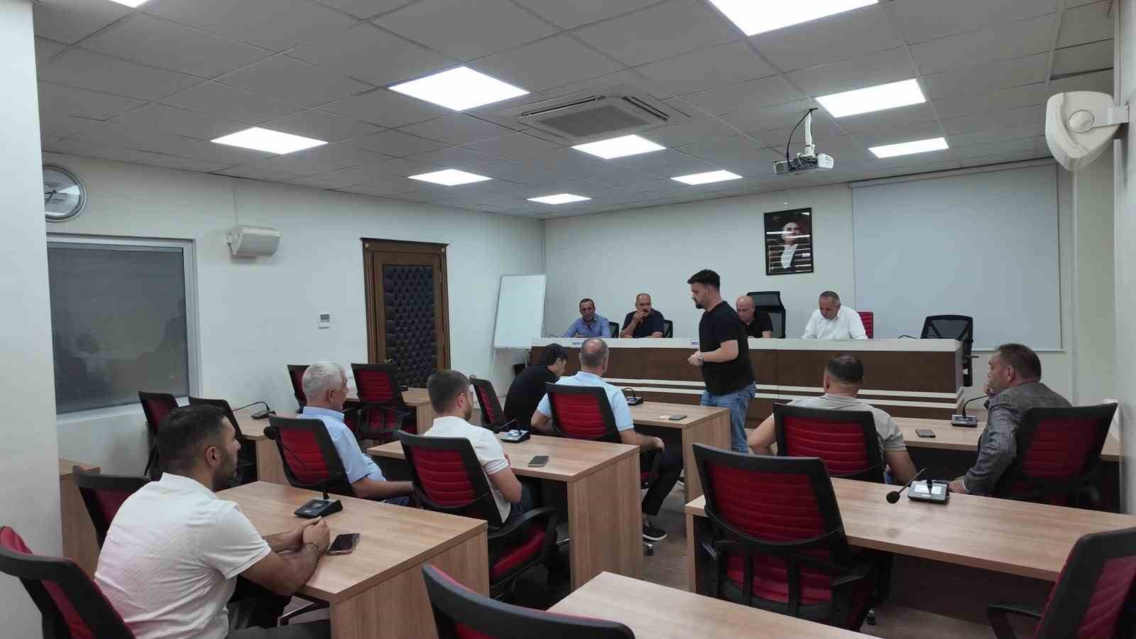 Honaz Belediye Meclis Toplantısında Yeni Parti koltukları boş kaldı