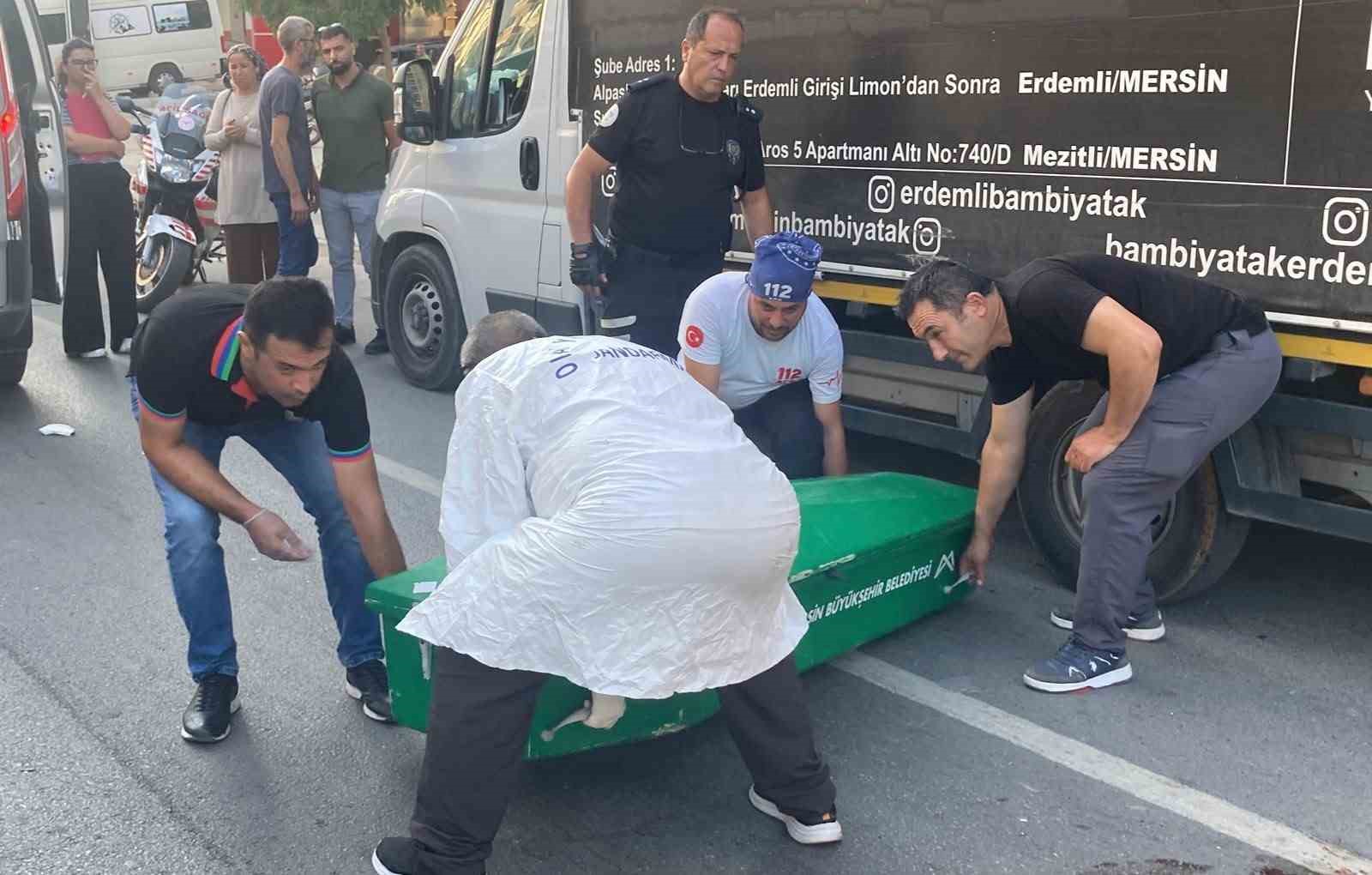 Tırla çarpışan motosiklet ardından kamyonete çarptı: 1 ölü, 1 yaralı