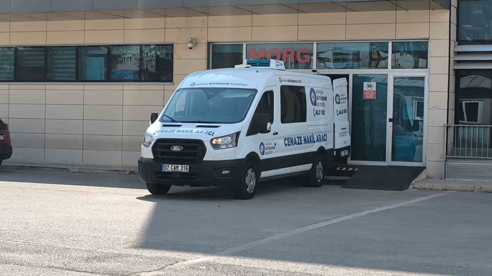 Kürek sörfü yaparken boğularak hayatını kaybeden genç Bolu’da toprağa verildi