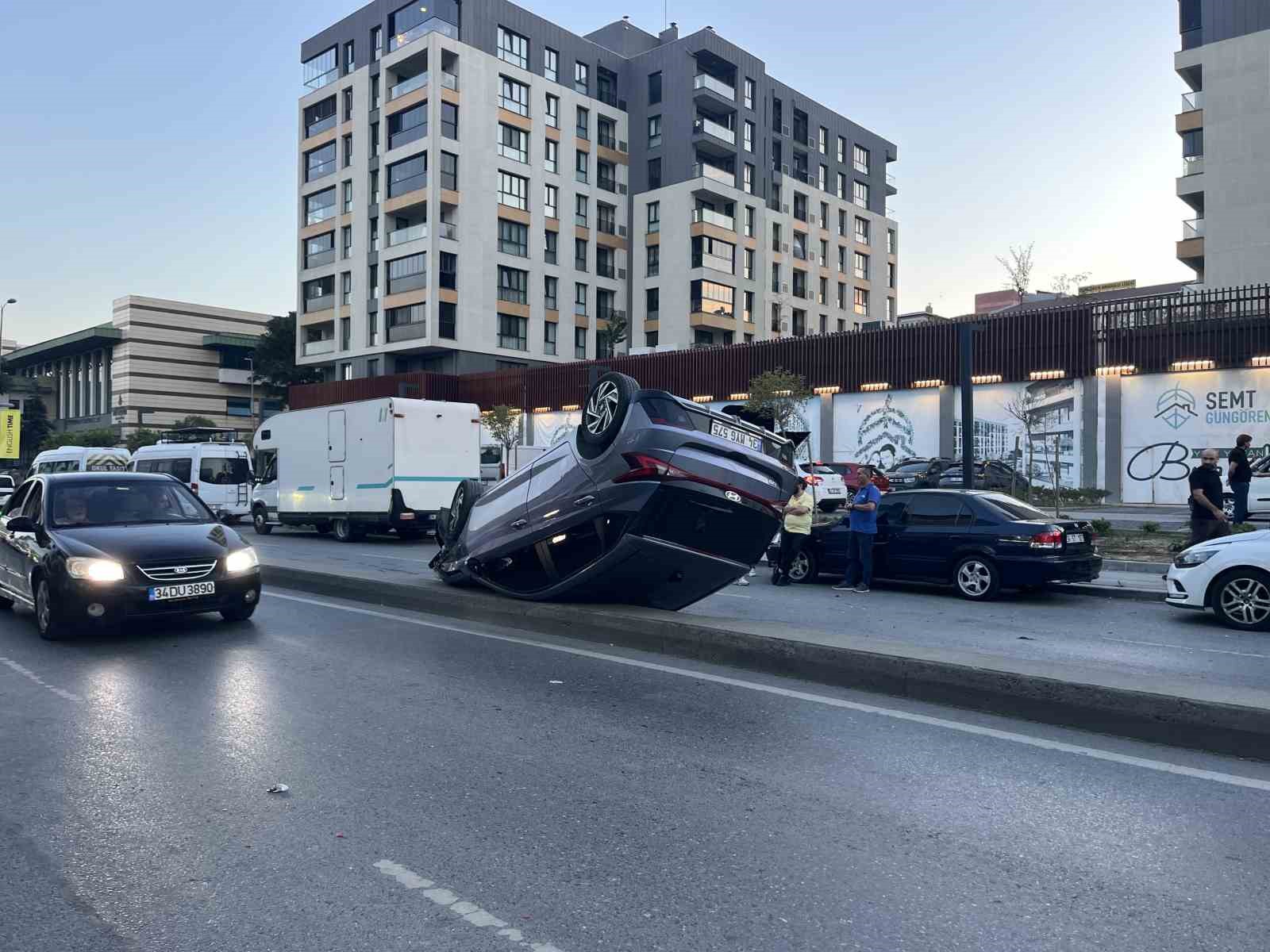 Güngören’de kaza yapan aracın takla attığı anlar kamerada